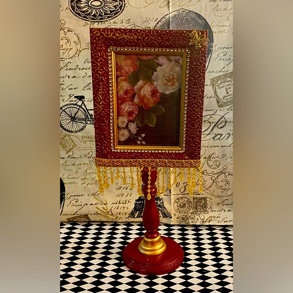 Photo frame decor. Burgundy floral, crème ballerina , crème violin or crème flor